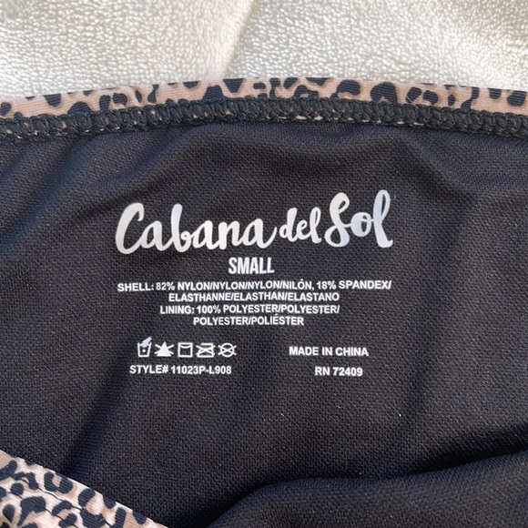 Leopard print 2 piece swimsuit - Picture 3 of 4